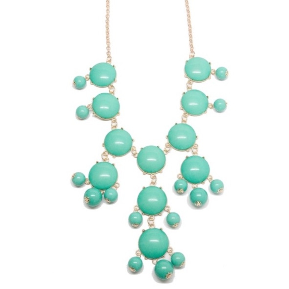 🌹✅Pretty Mint Green Statement Necklace.